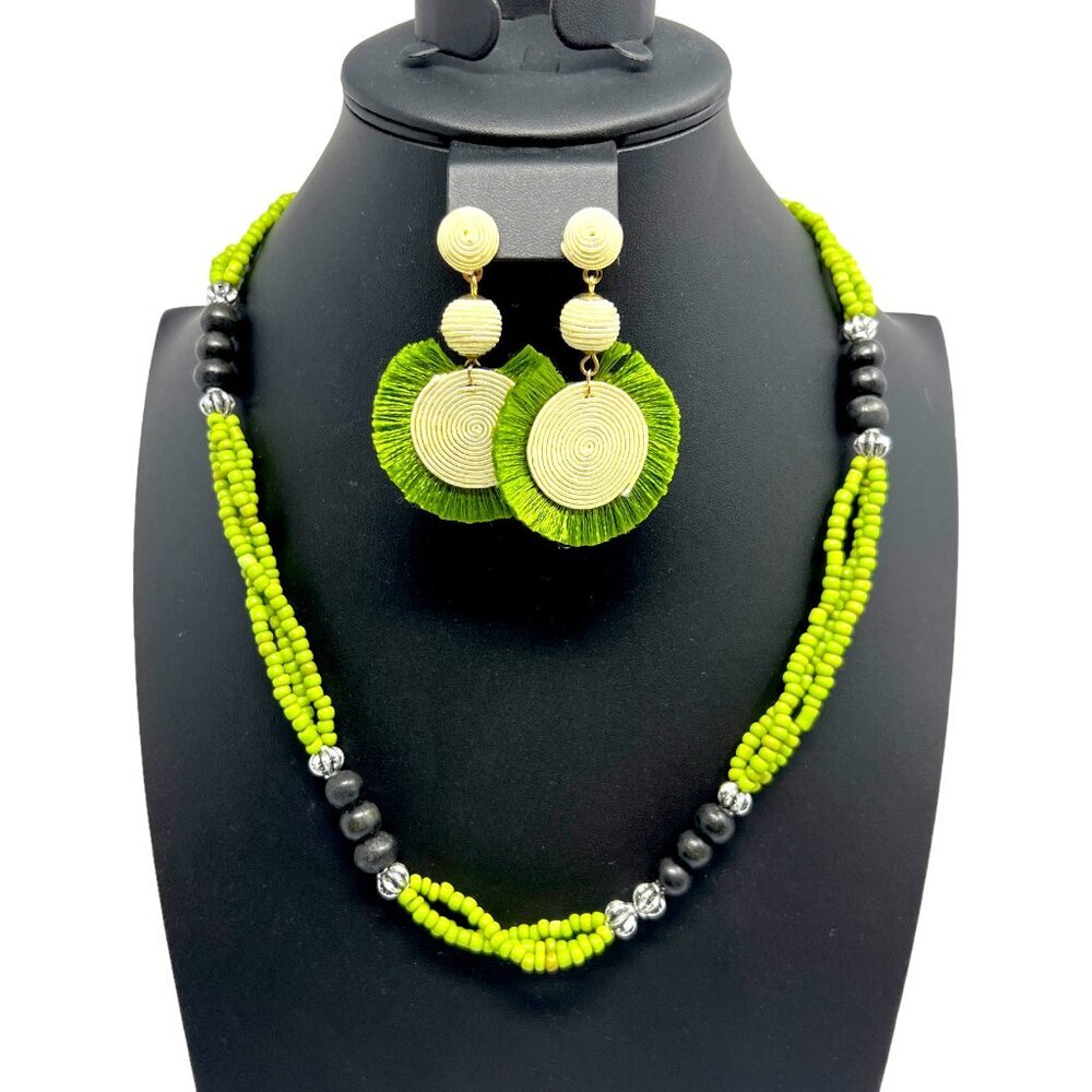 Vintage Green Acrylic and Black Wood Beads Jewelry 9 in. Necklace Earrings Set